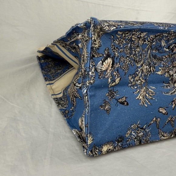 Dior DIORRIVIERA Butterfly 🦋 Tote - Picture 6 of 8